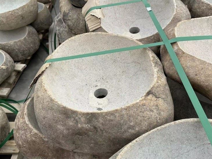 Washroom Cobblestone Washbasin